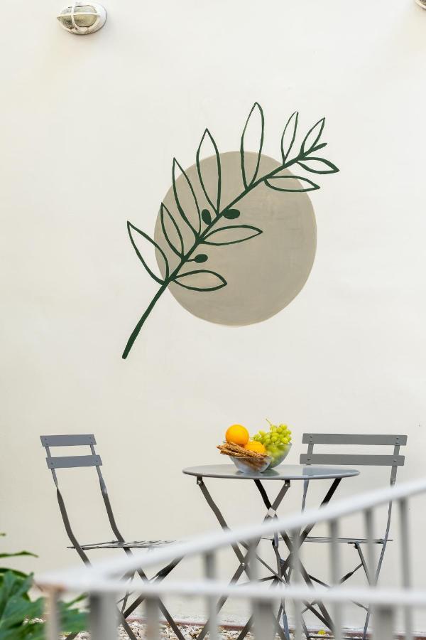 Central5 Boutique Apartments With Common Garden Next To Metro 아테네 외부 사진
