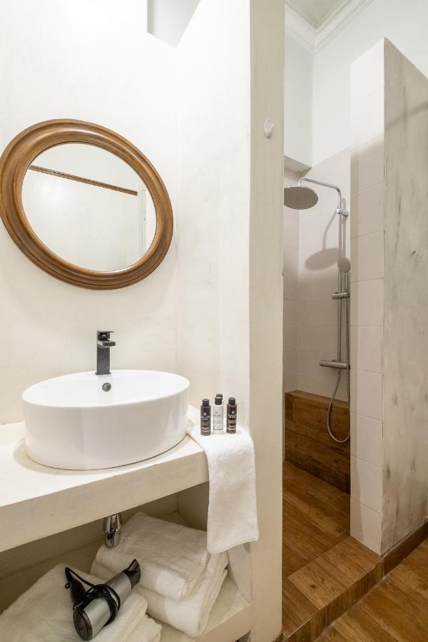Central5 Boutique Apartments With Common Garden Next To Metro 아테네 외부 사진
