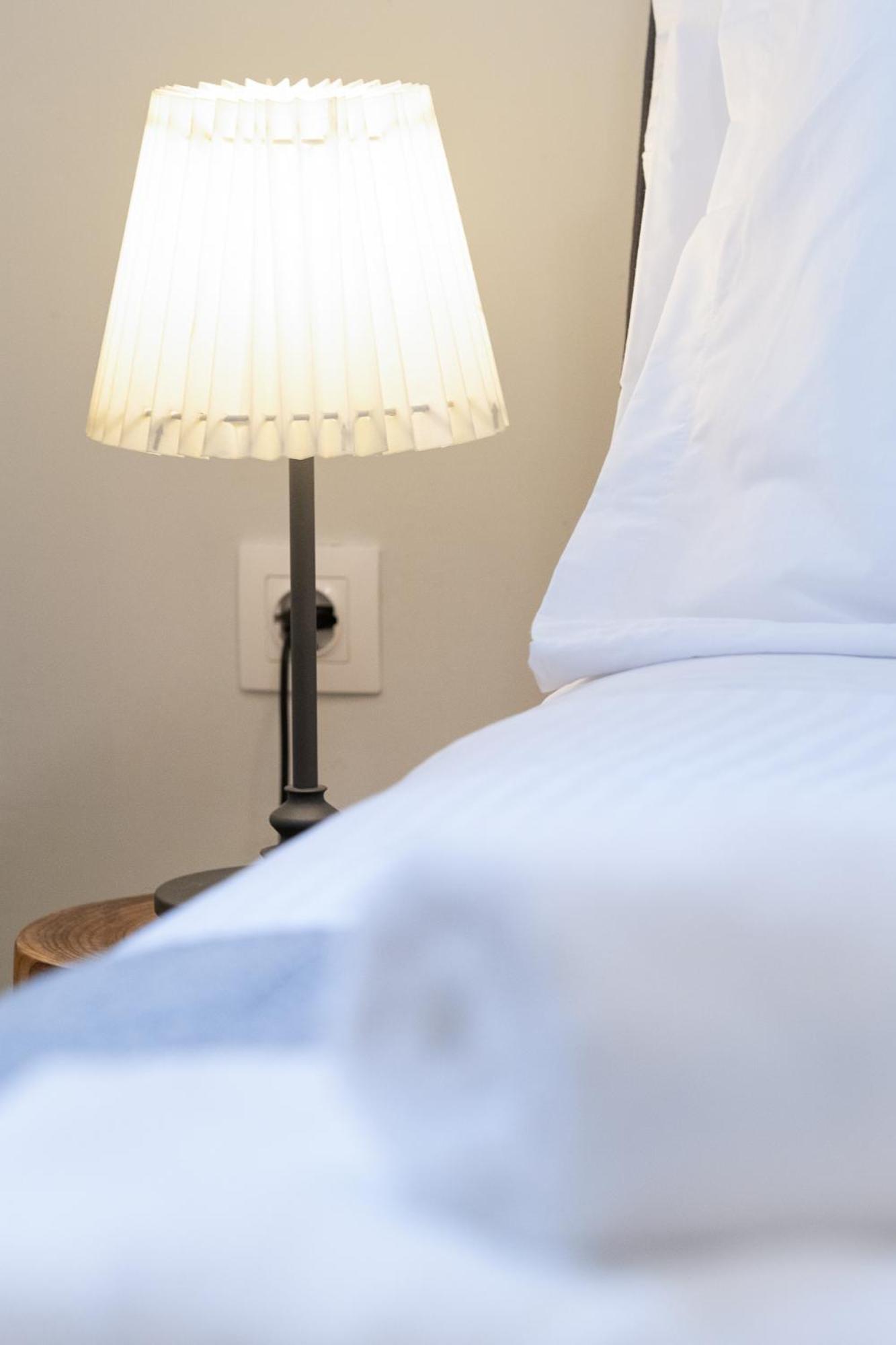Central5 Boutique Apartments With Common Garden Next To Metro 아테네 외부 사진