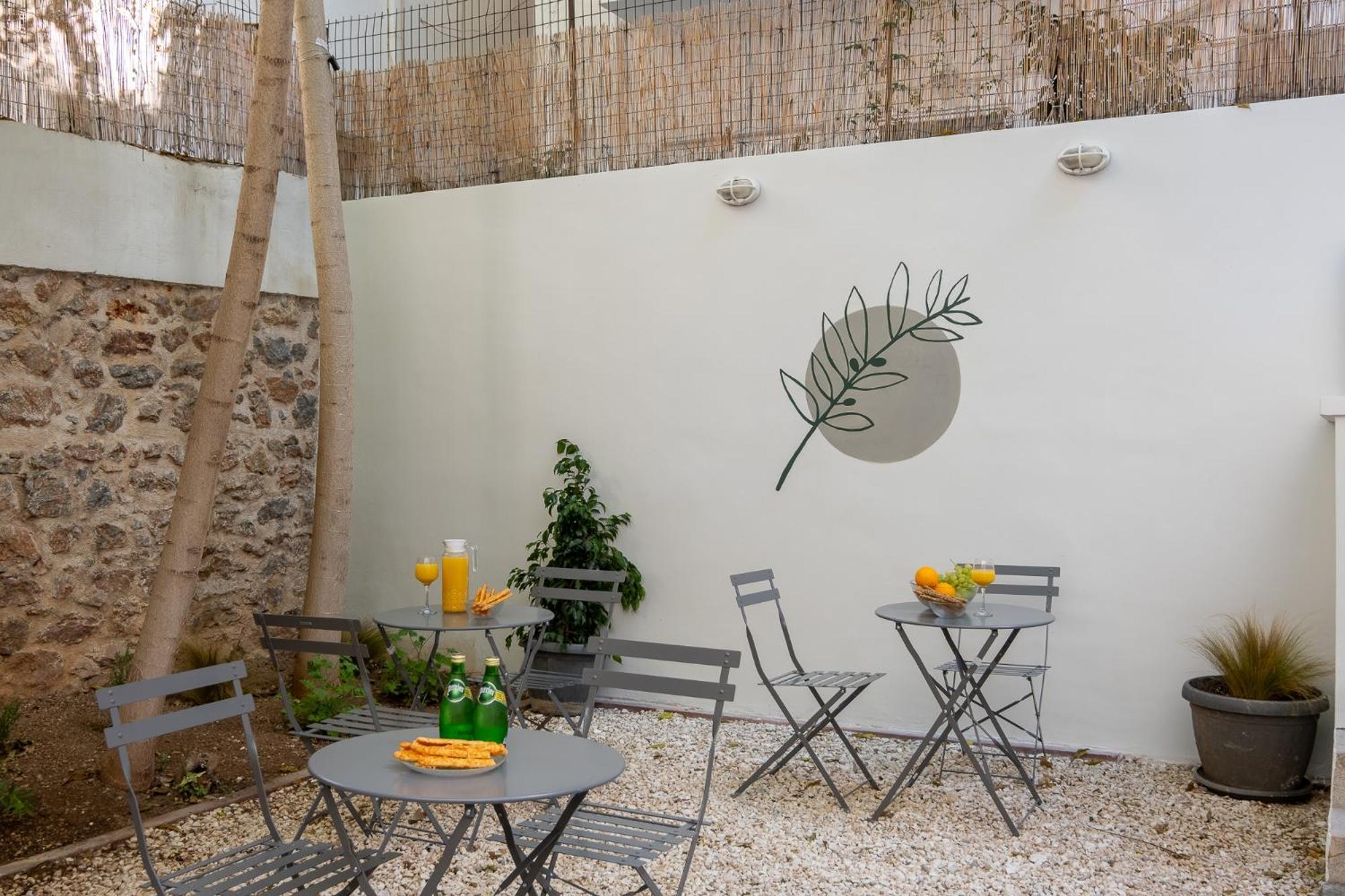 Central5 Boutique Apartments With Common Garden Next To Metro 아테네 외부 사진